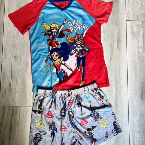 Girls Two Sets of pajamas Wonder Woman and Supergirl SIZE 10/12 - Picture 2 of 3